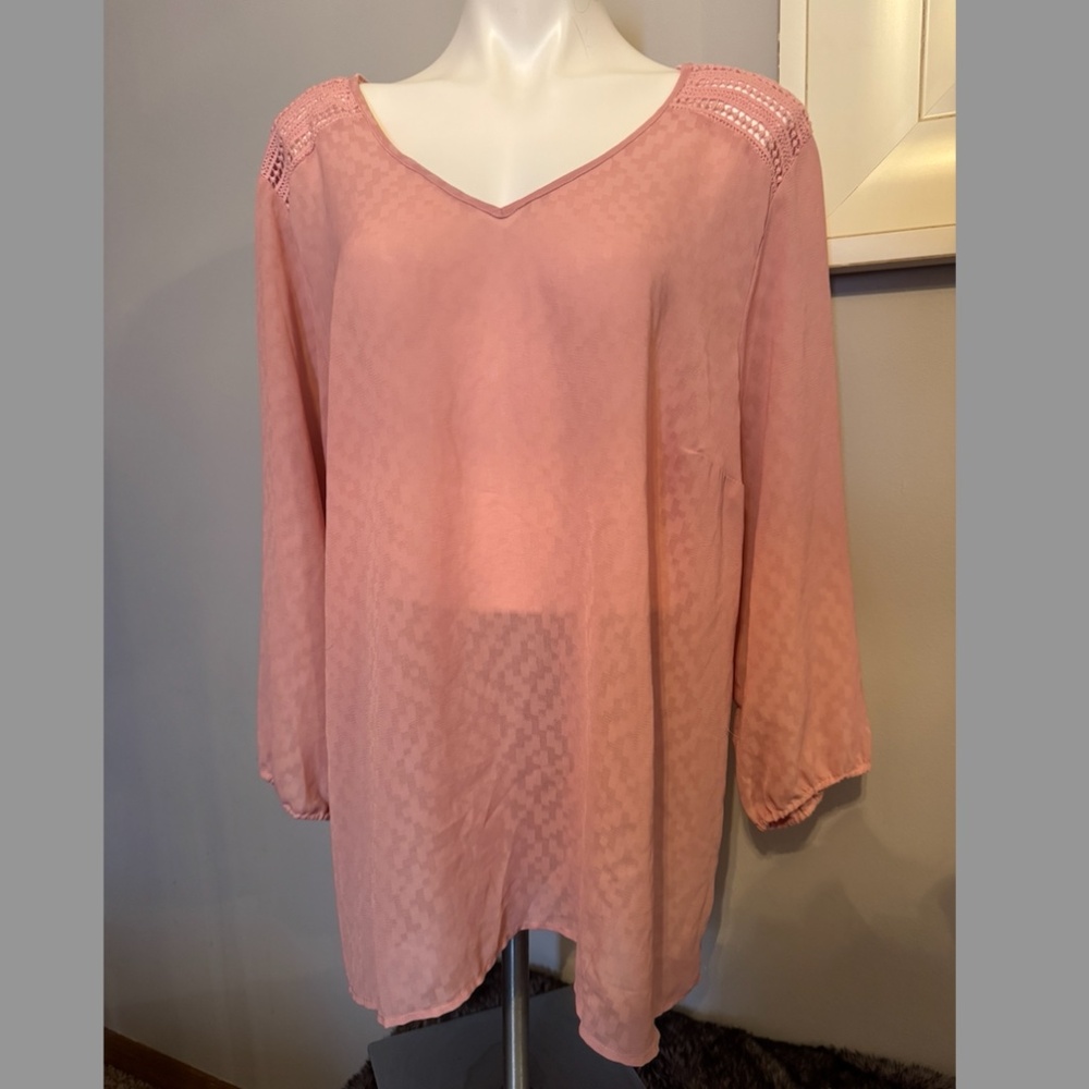 EUC Maurices Sheer Boho Lace Shoulder & Back V-Neck 3/4 Sleeve Blouse Size 2x